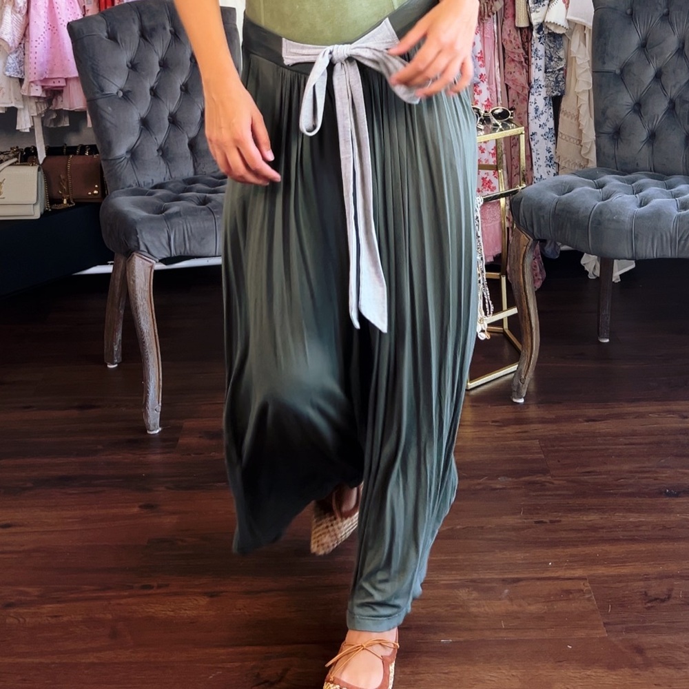 Green Skirt with a bow